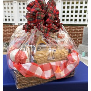 Christmas%20Basket%202025%20%285%29 Christmas%20Basket%202025%20%285%29